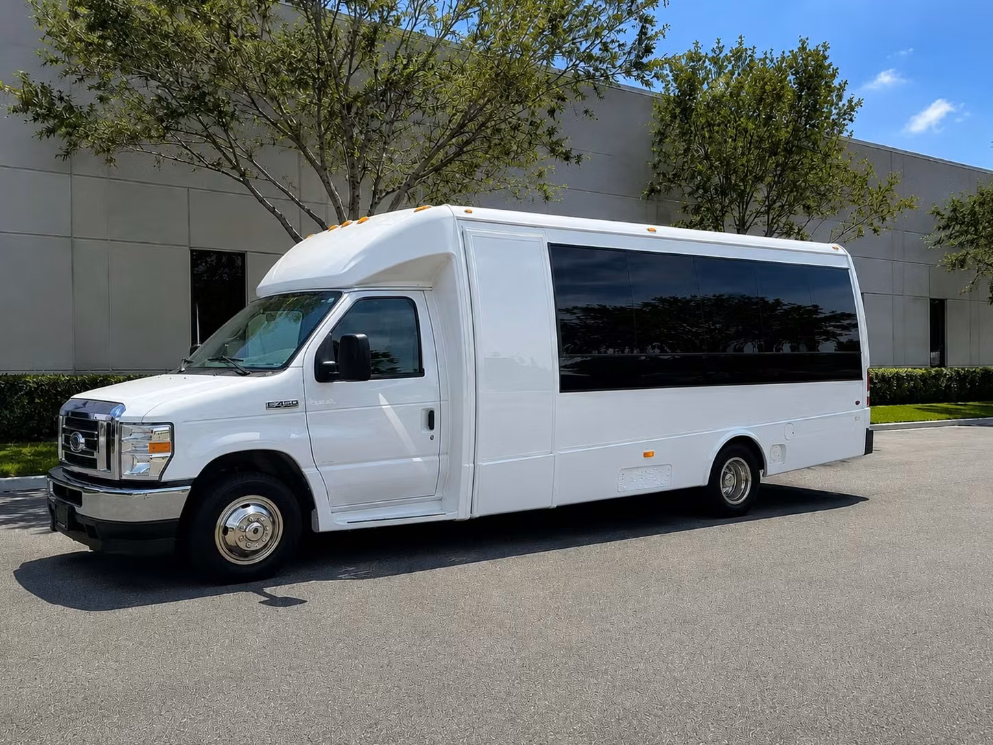 minibus rentals for smaller prom groups across new haven county