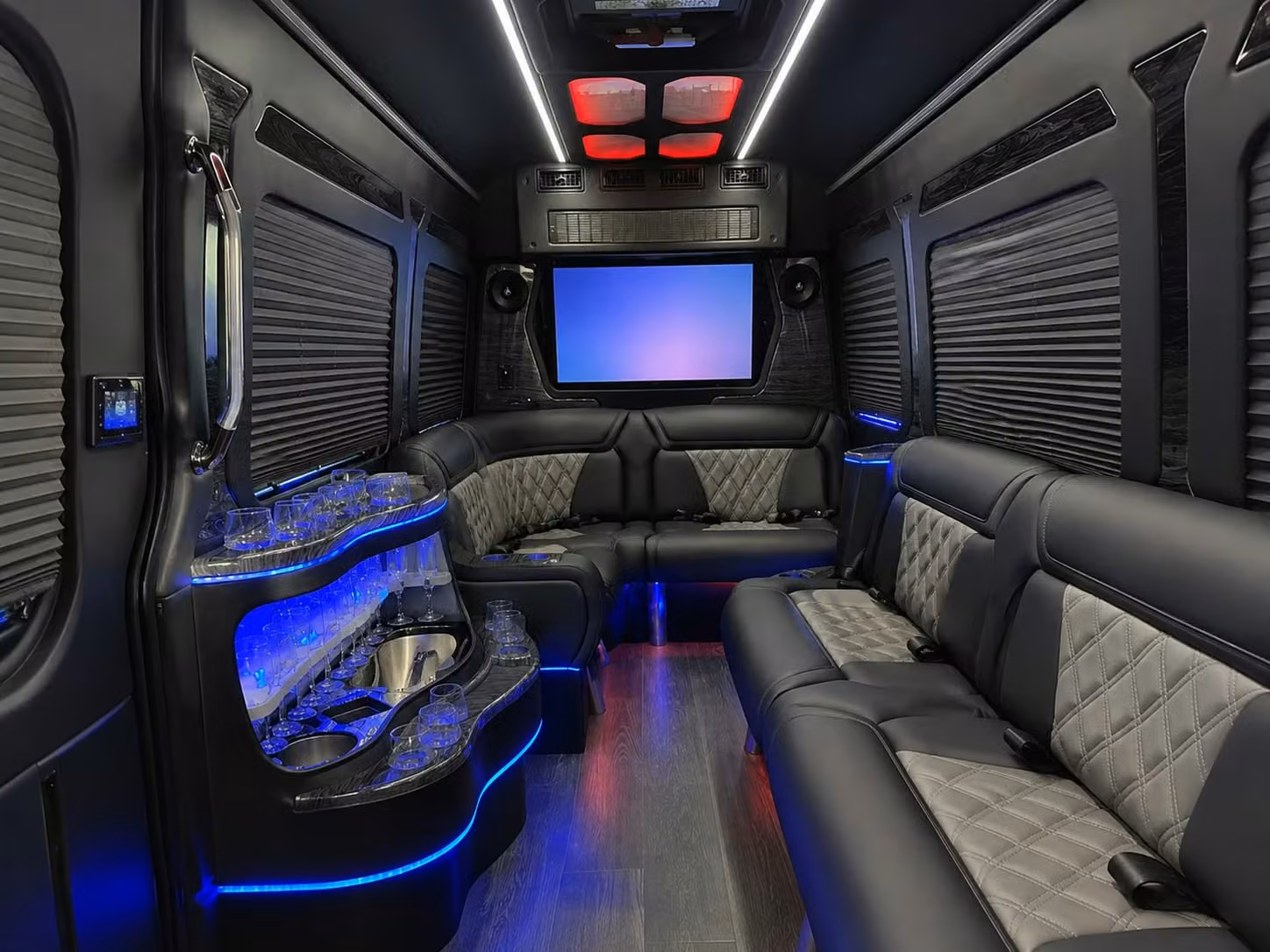 need airport transfers to tweed new haven or bradley international